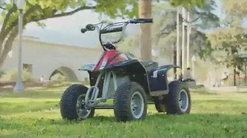 На электроквадроцикле Razor Dirt Quad по бездорожью!
